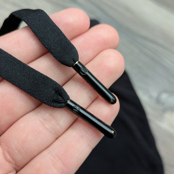 Lululemon Black Jogger Sweatpants CA 35801/ RN 106259/08 - Picture 3 of 9